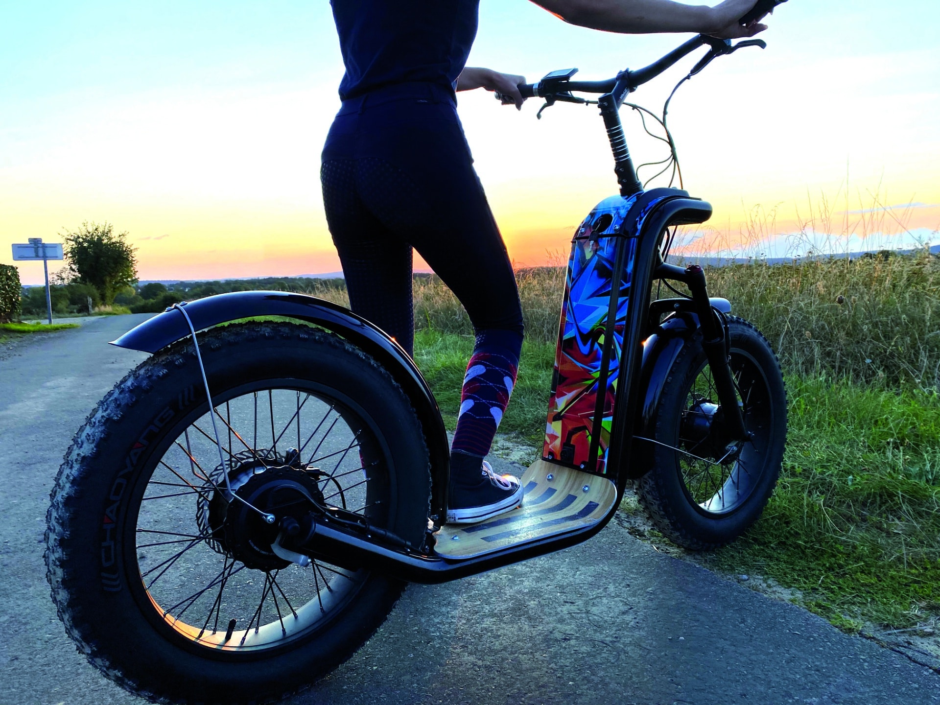 https://www.zosh-electric.de/wp-content/uploads/2021/09/zosh-trottinette-electrique-montagne-trottinette-pneumatique.jpg