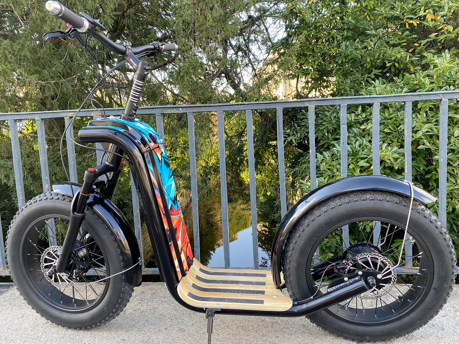 https://www.zosh-electric.de/wp-content/uploads/2021/11/trottinette-zosh-grandes-roues.jpg